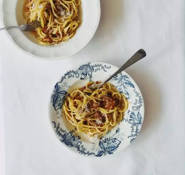 Spaghetti met eieren, pancetta en Parmigiano Reggiano