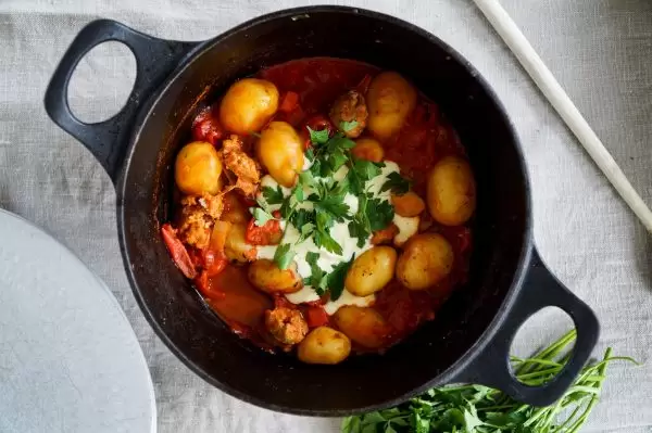 Stoofpotje met verse chorizoworst, krieltjes en paprika