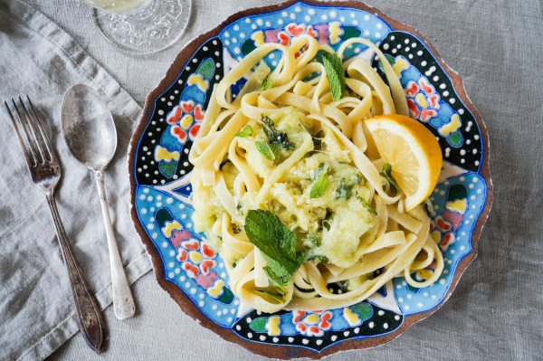 Fresine met gepofte courgette, munt en citroen